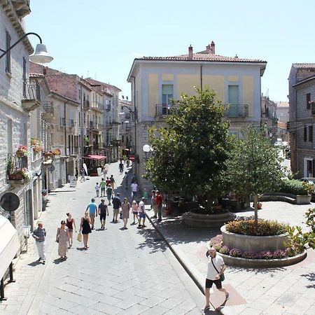 B&B Piazza Di L'Ara Tempio Pausania Exterior foto